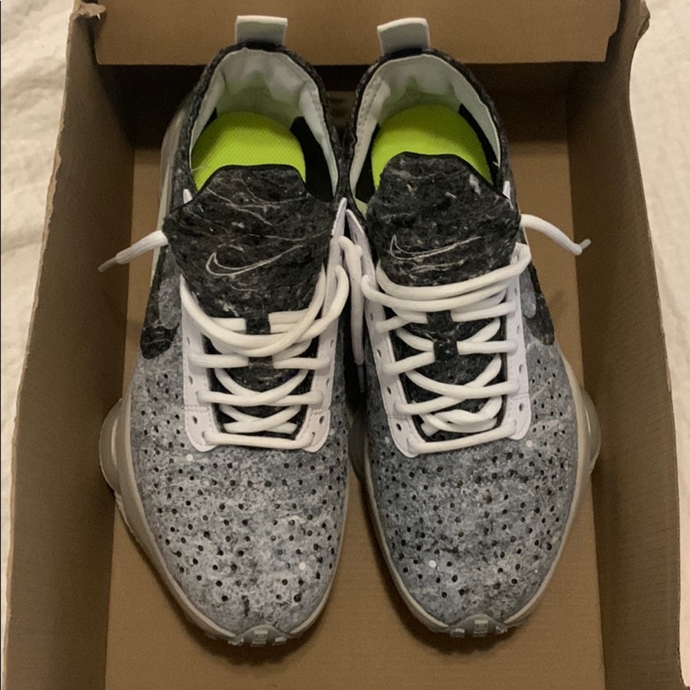 Women’s Nike Air Zoom SE
